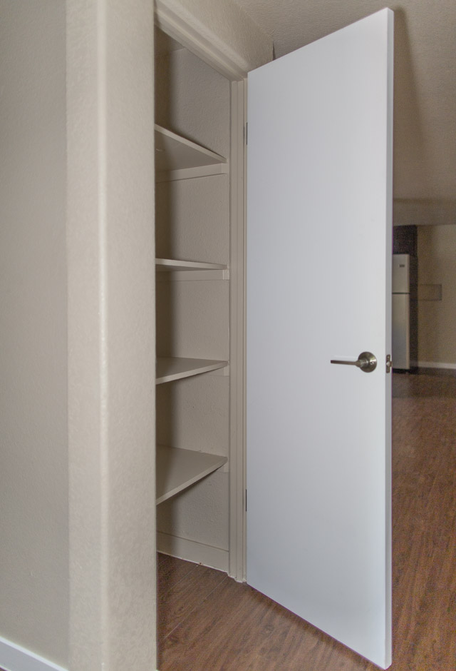 Chill Apartments Cornerstone Apartments